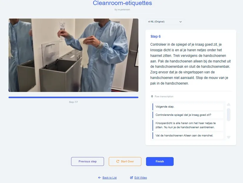 Cleanroom-werkinstructie stap 6: in de spiegel controleren of de kraag goed zit